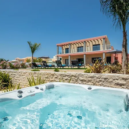 Villa Riviera *